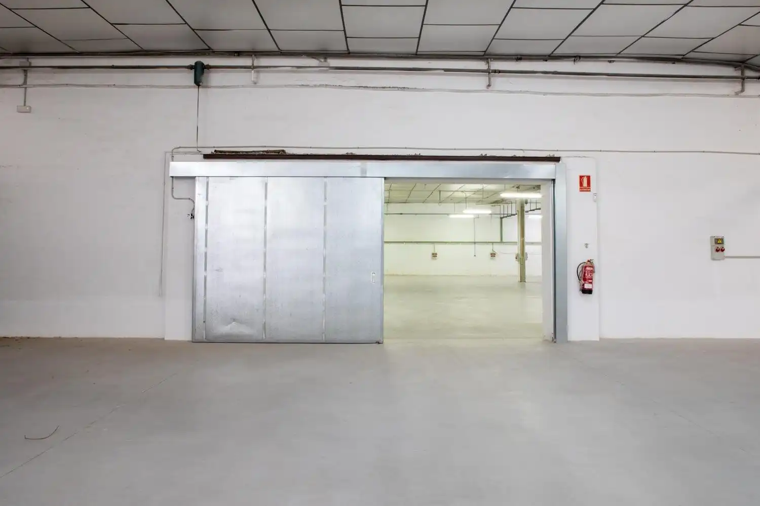 Fabrikhallen zur Miete in Silla