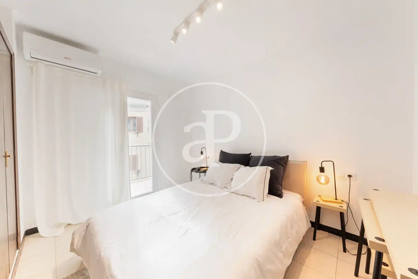 Flat for rent in Carrer de Ramon y Cajal, Camp d'en Serralta