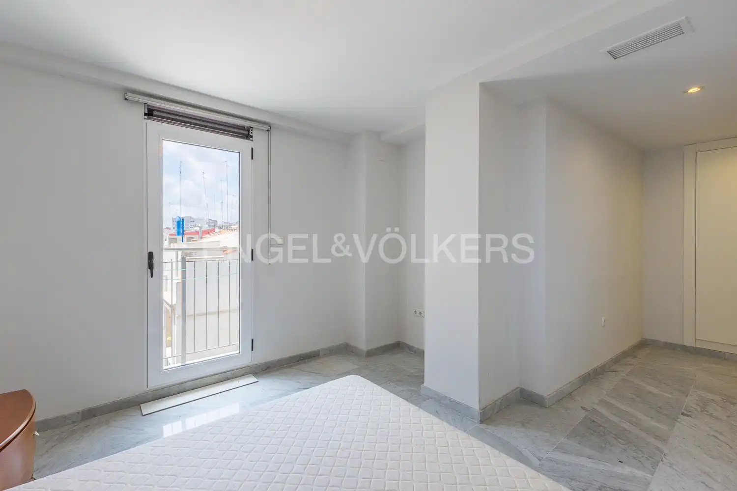 Habitación de Piso en venta en Valencia con Aire acondicionado, Calefacción y Terraza