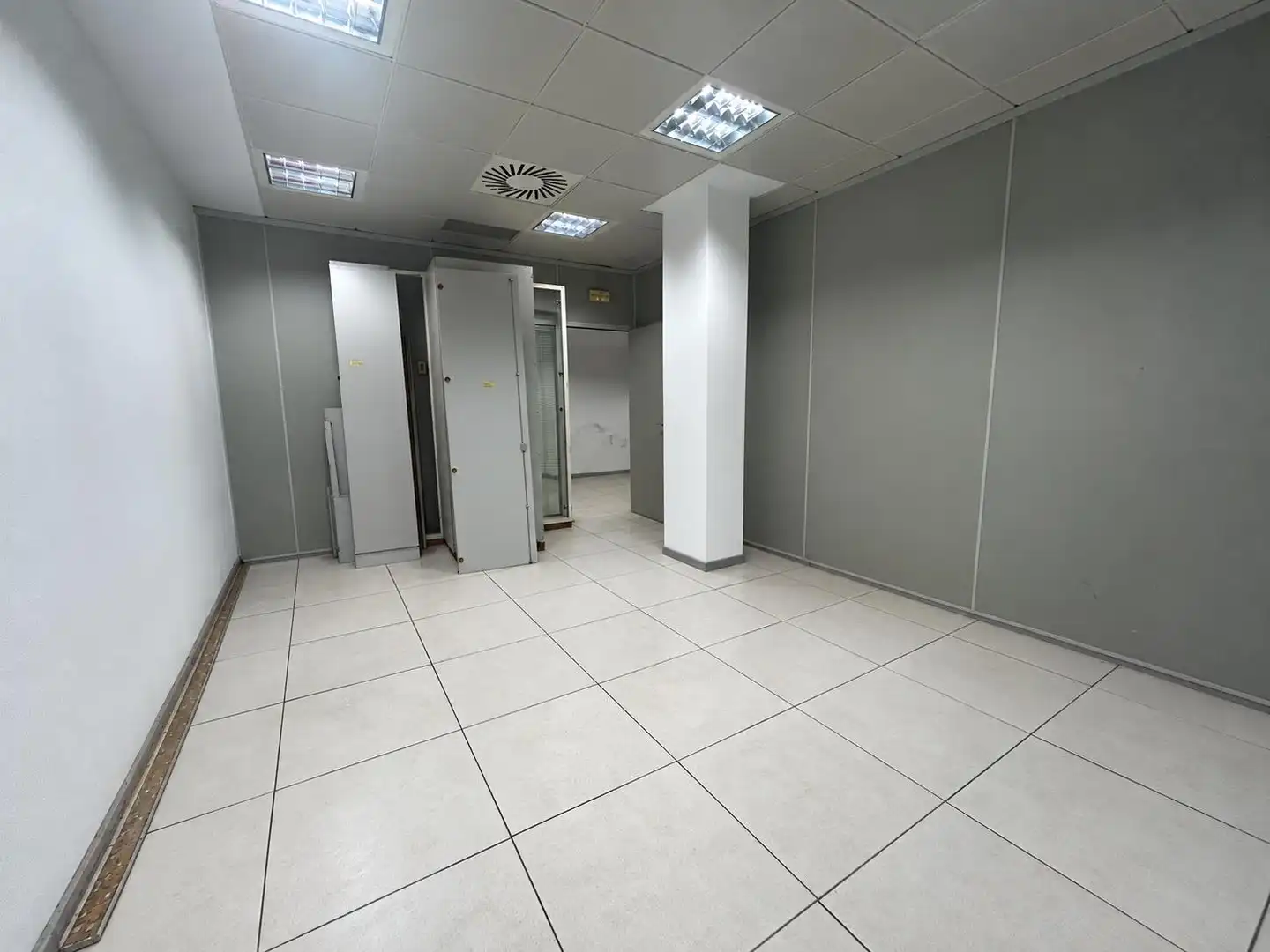 Local comercial en venda a Avenida BENITO PEREZ GALDOS 10, imagen 10