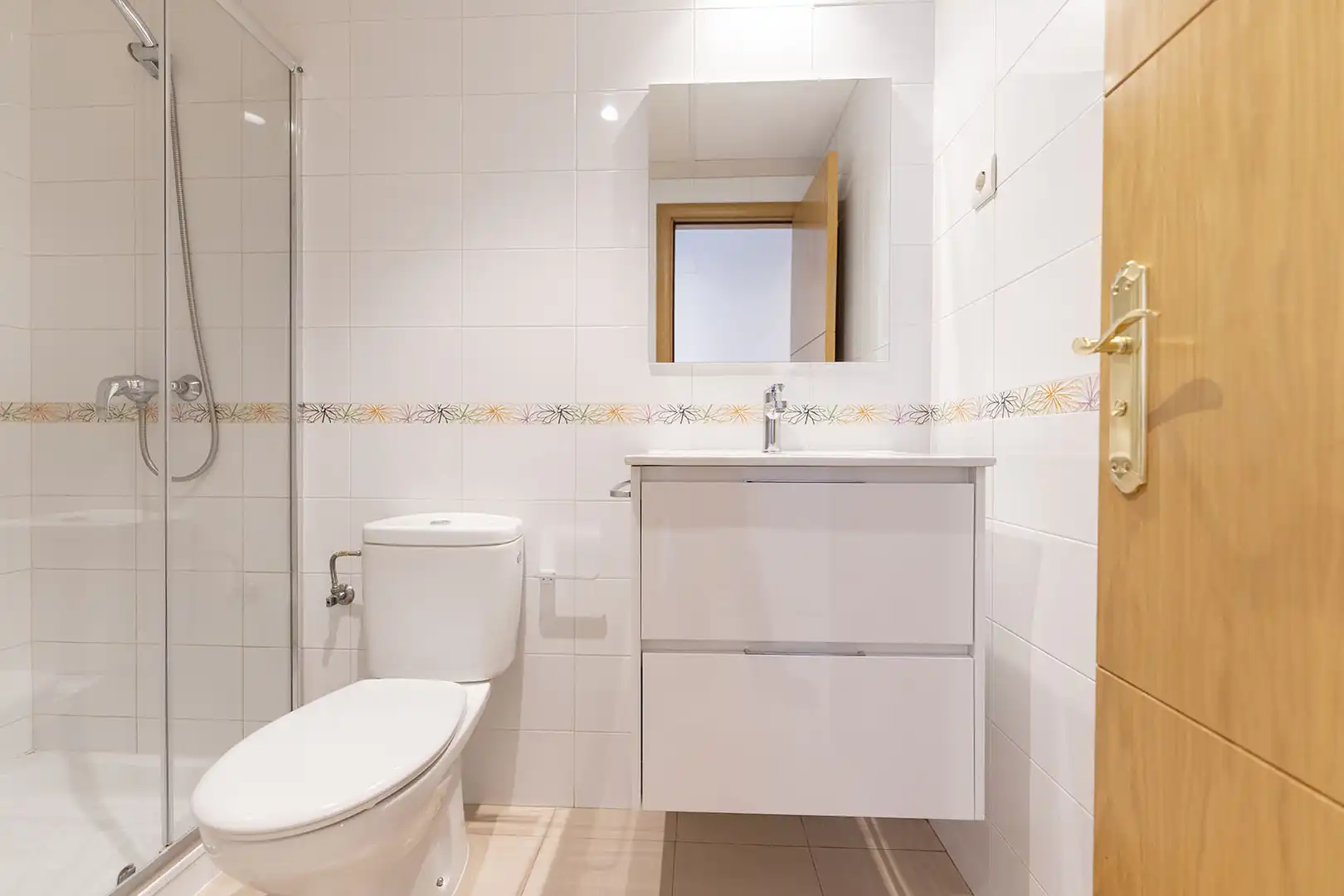 Baño de Piso en venta en Teatinos - Universidad