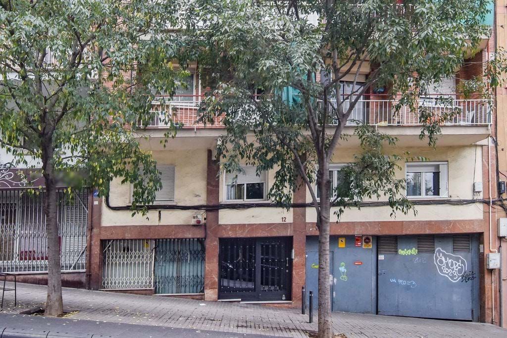 Vista exterior de Pis en venda en Santa Coloma de Gramenet