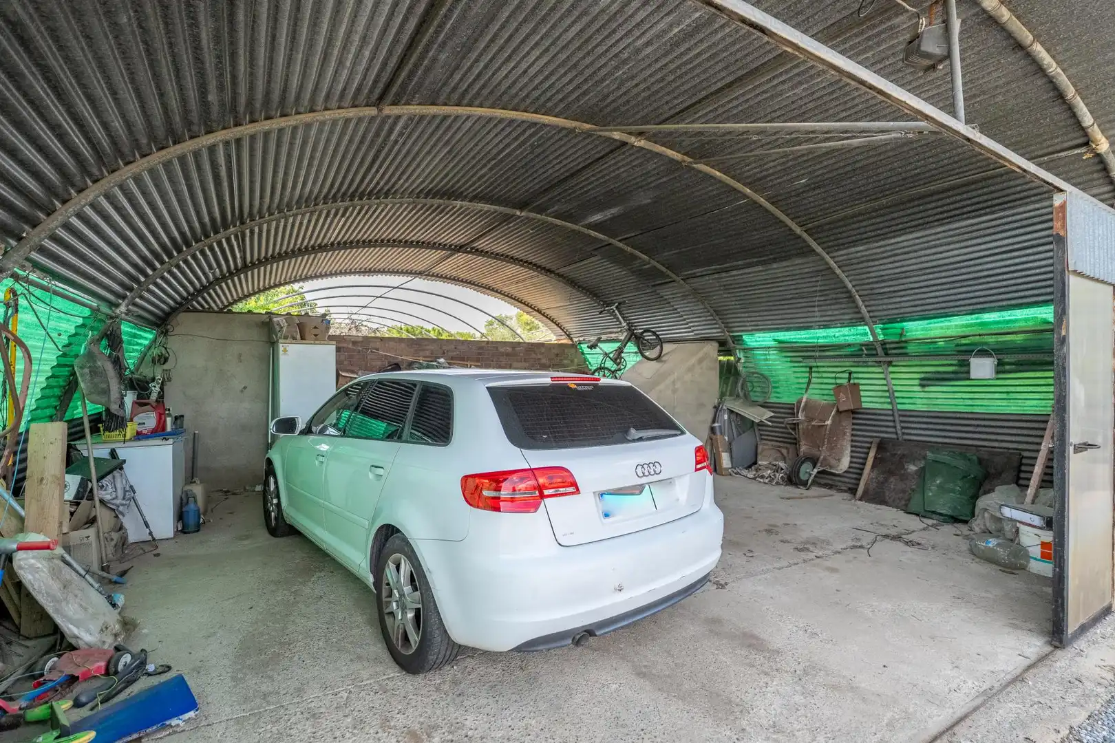 Parking de Finca rústica en venta en Riudoms con Calefacción y Jardín privado