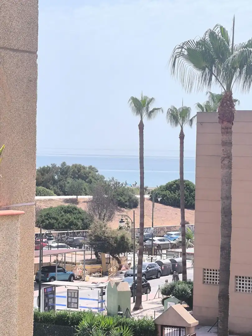 Außenansicht von Wohnung zur Miete in Málaga mit Klimaanlage, Privatgarten und Terrasse