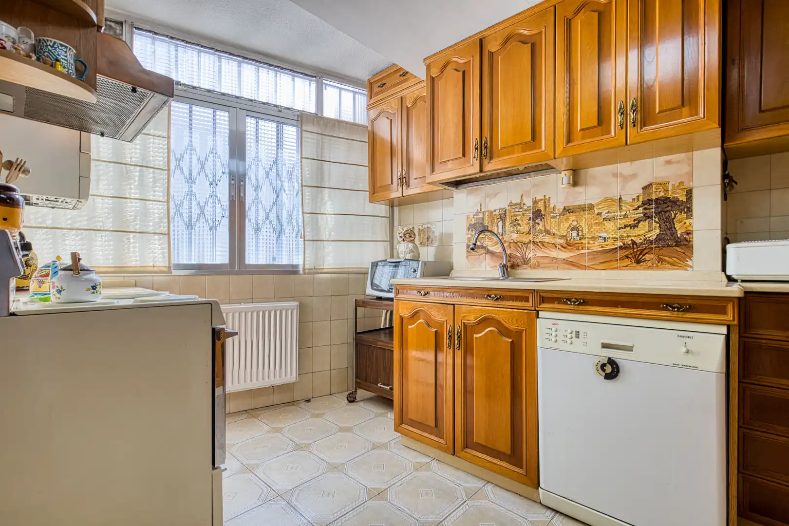 Kitchen of Flat for sale in Madrid  with Heating and Storage room