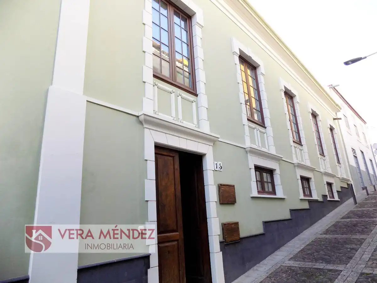 Vista exterior de Casa o xalet en venda en Santa Cruz de la Palma amb Terrassa i Moblat