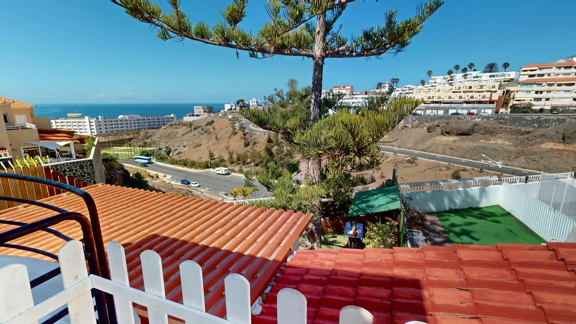 Vista exterior de Casa adosada en venda en Mogán amb Terrassa