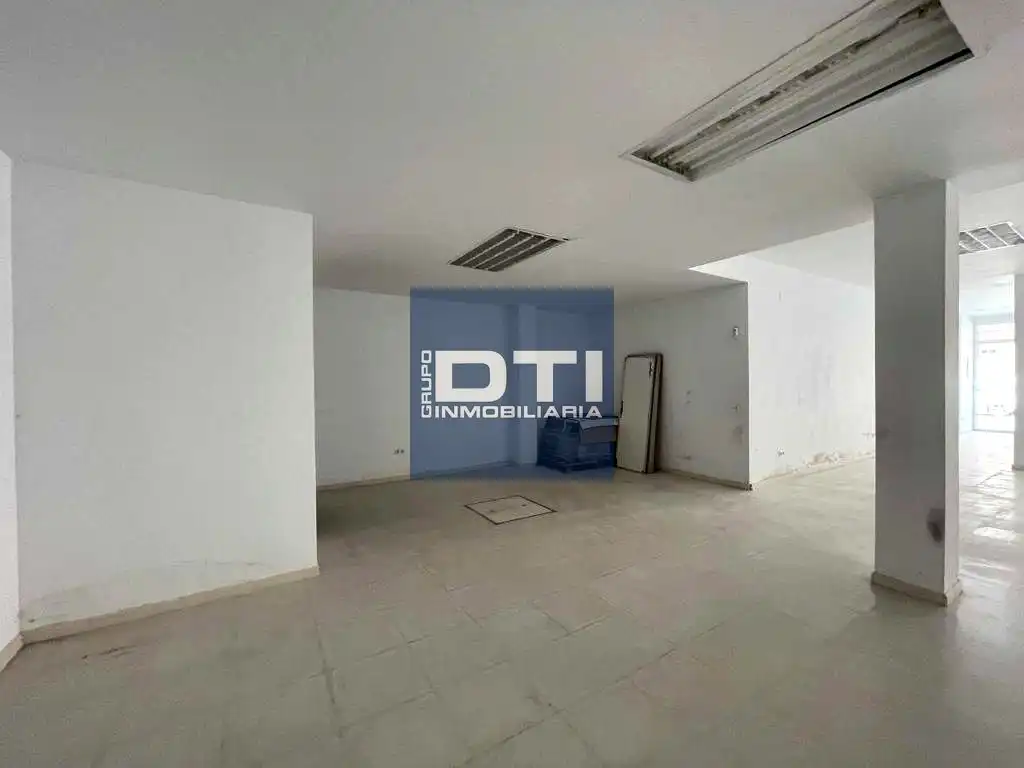 Local comercial en venta en Avenida Primero de Mayo, imagen 8