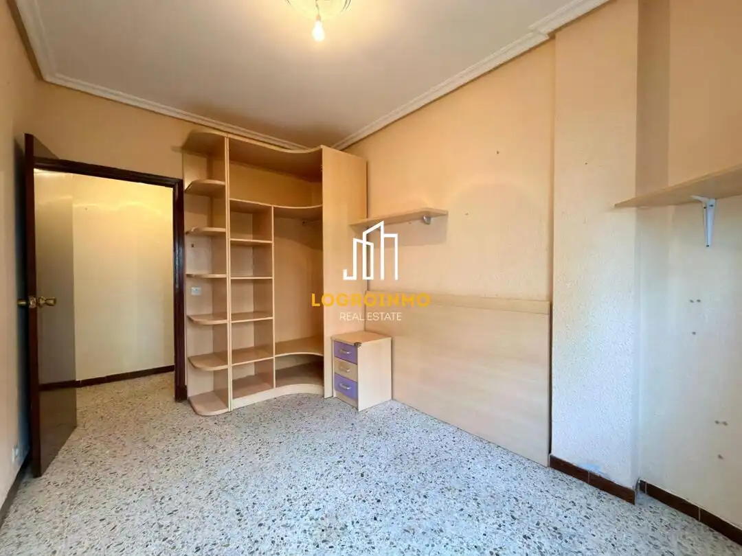 Schlafzimmer von Wohnung zum Verkauf in  Logroño mit Heizung und Terrasse