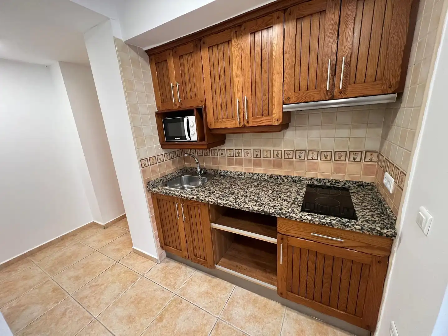 Cuina de Apartament en venda en Benalmádena amb Terrassa i Piscina comunitària