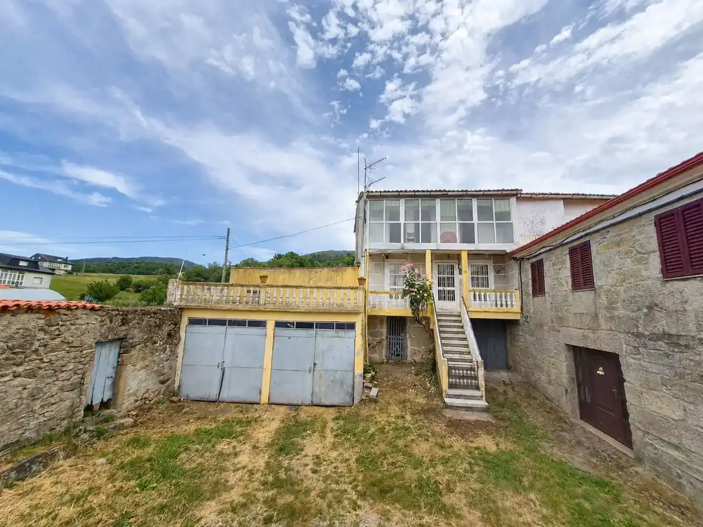 Vista exterior de Casa o xalet en venda en Xunqueira de Espadanedo amb Balcó