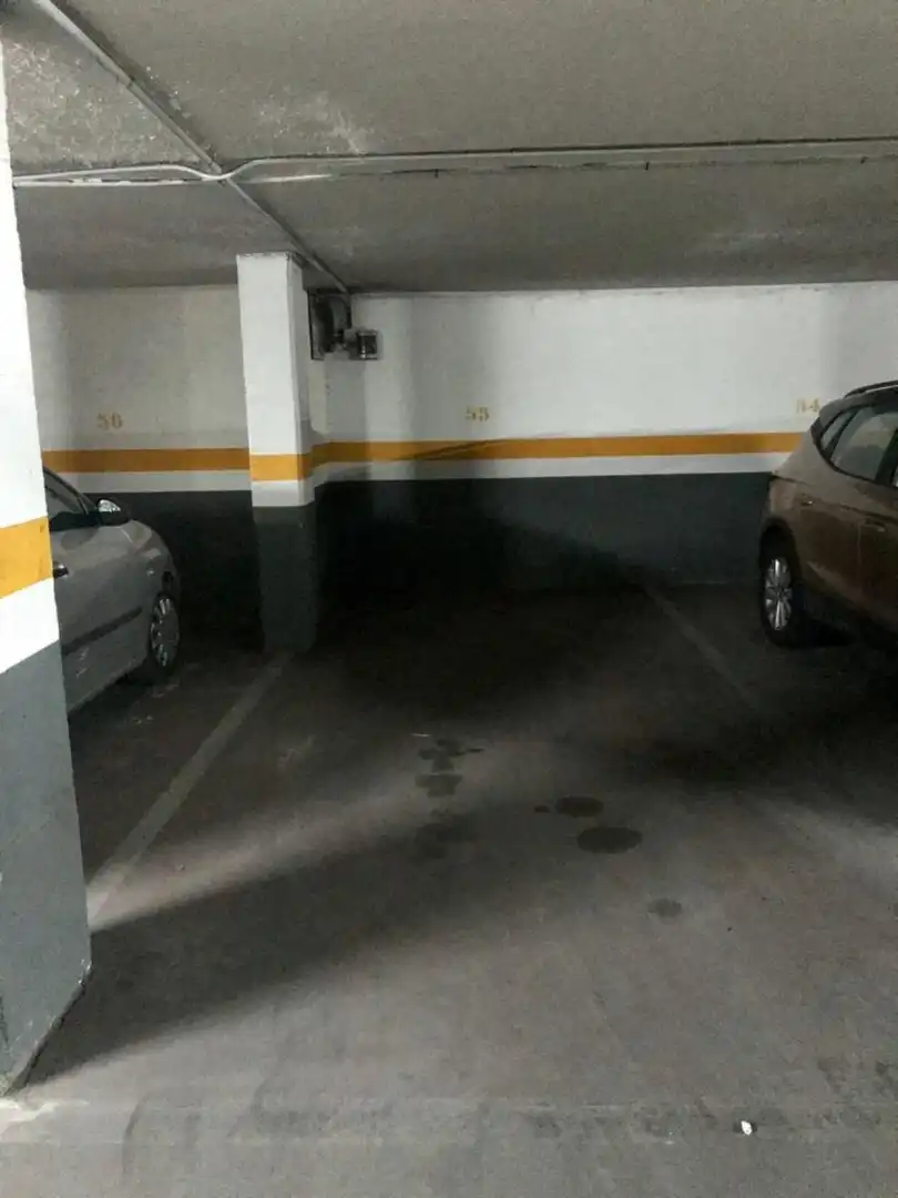 Parking de Piso de alquiler en Manises con Aire acondicionado, Calefacción y Amueblado