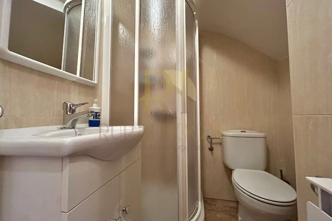 Badezimmer von Haus zum Verkauf in Soto de la Vega mit Heizung und Möbliert