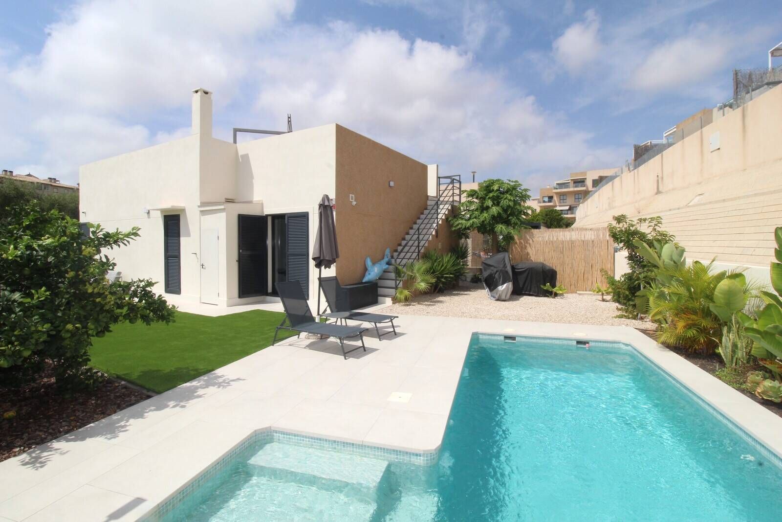 Swimming pool of House or chalet for sale in Orihuela  with Air Conditioner, Private garden and Terrace