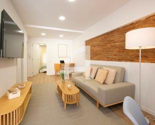 Living room of Flat to rent in  Barcelona Capital  with Air Conditioner, Heating and Parquet flooring
