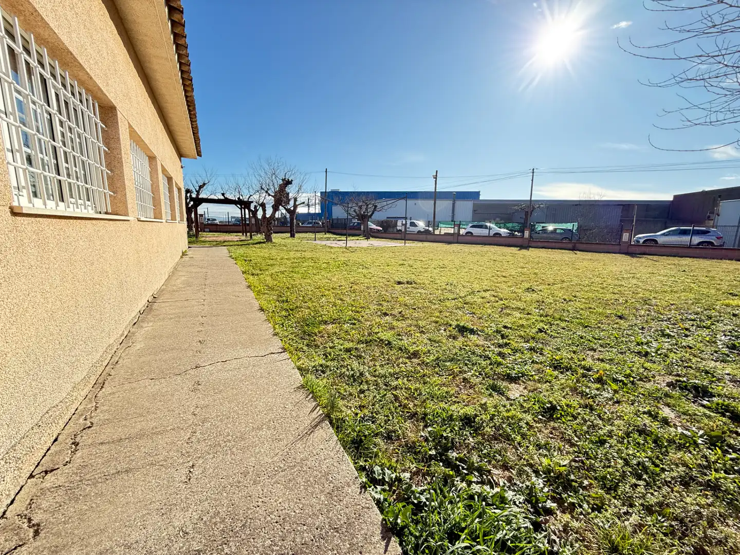Vista exterior de Local de lloguer en Riudellots de la Selva amb Aire condicionat, Calefacció i Terrassa