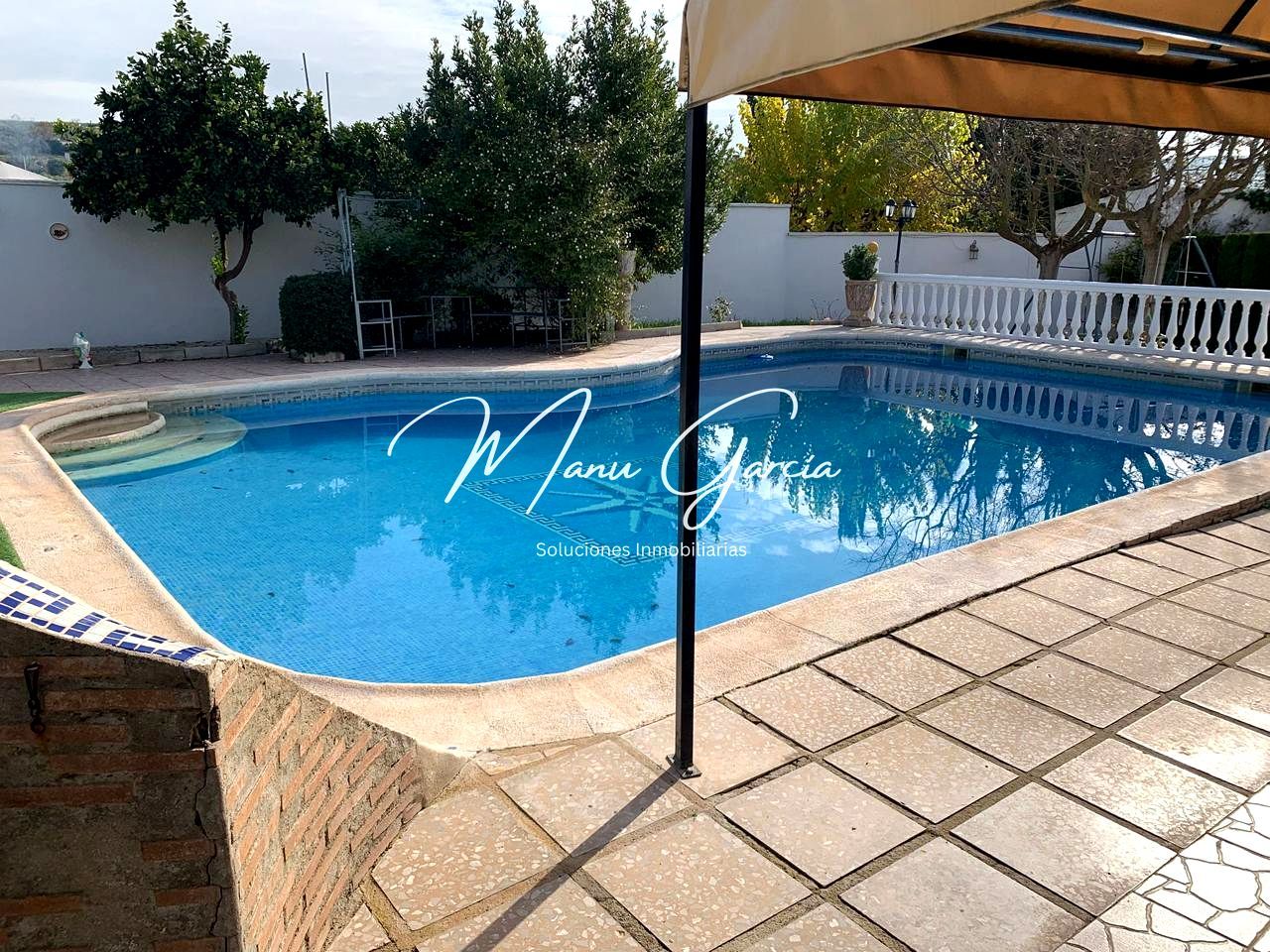 Piscina de Casa o xalet en venda en Lucena amb Aire condicionat, Calefacció i Jardí privat