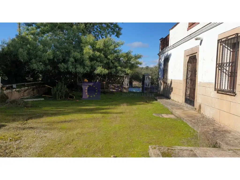 Houses for sale in Diseminados S Miguel, Alcántara