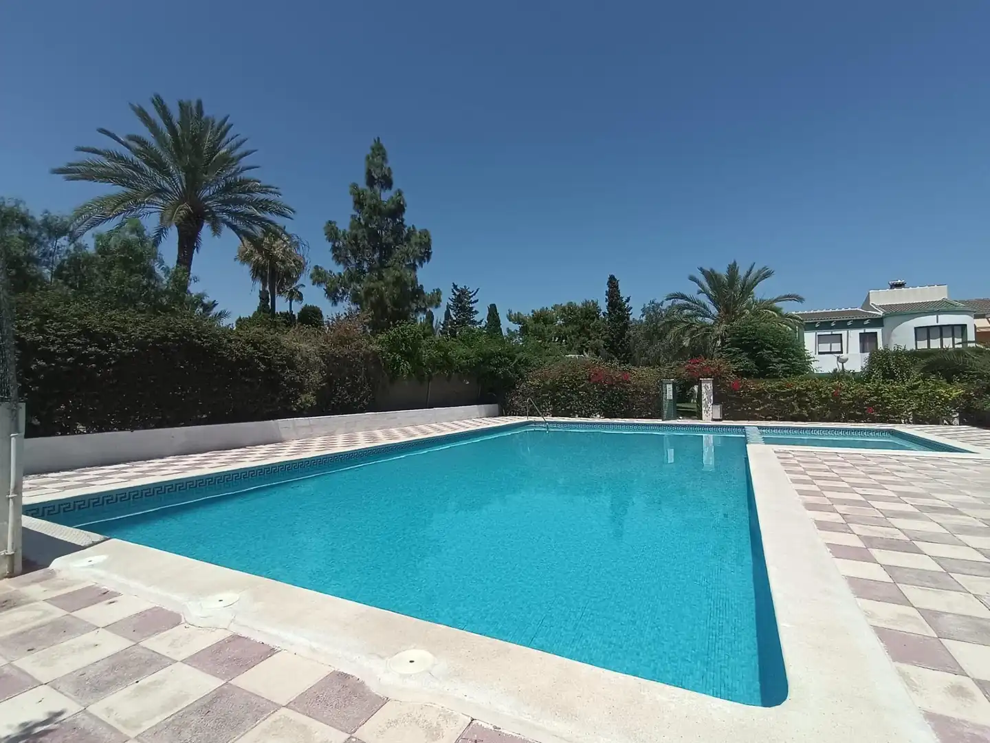 Piscina de Casa o xalet en venda en El Campello amb Aire condicionat, Jardí privat i Terrassa