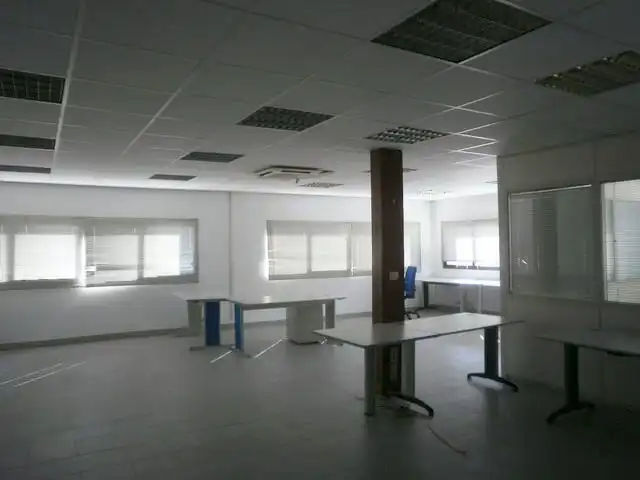 Nau industrial de lloguer en Zizurkil