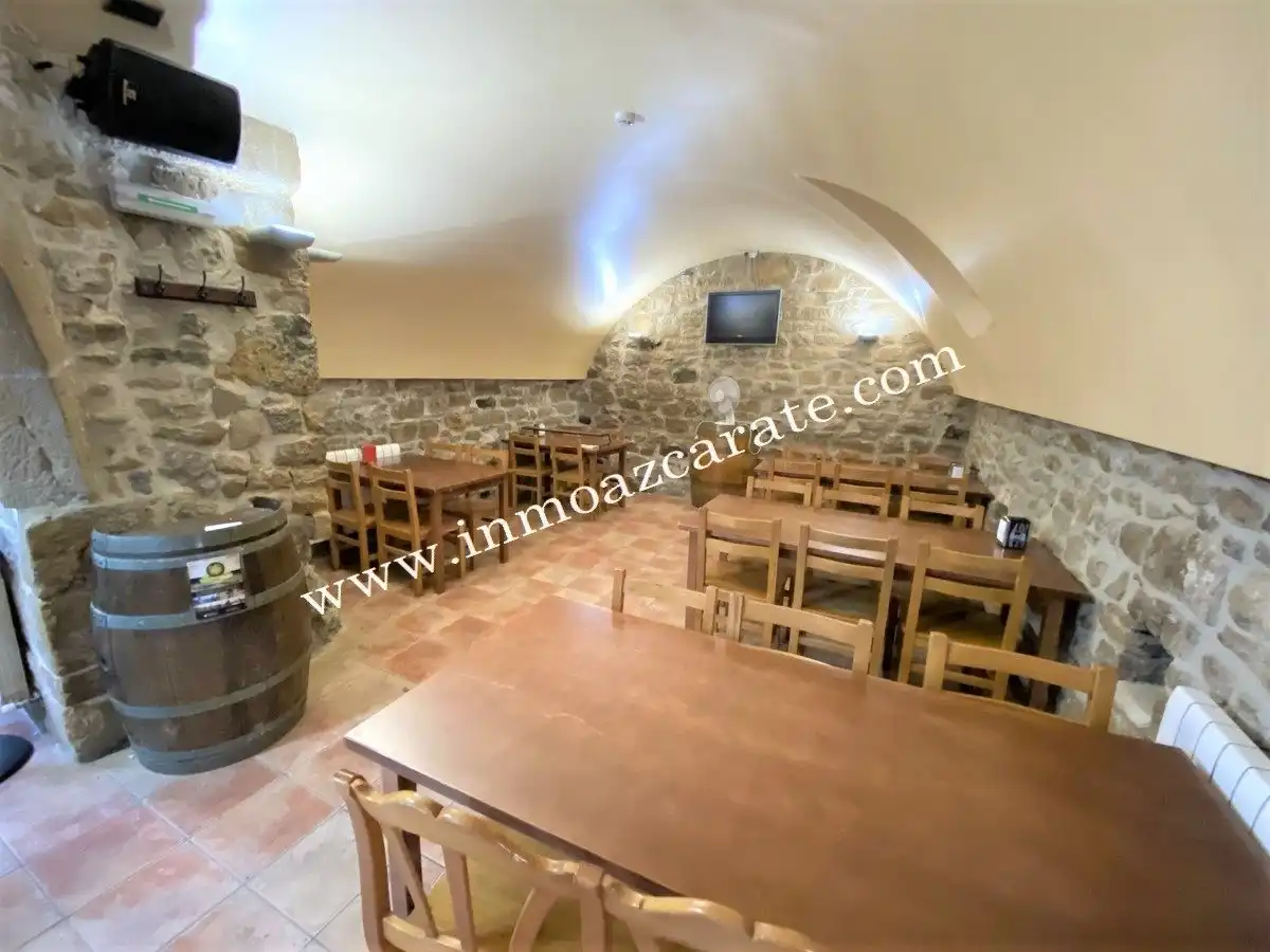 Edificio en venta en Valle de Yerri / Deierri