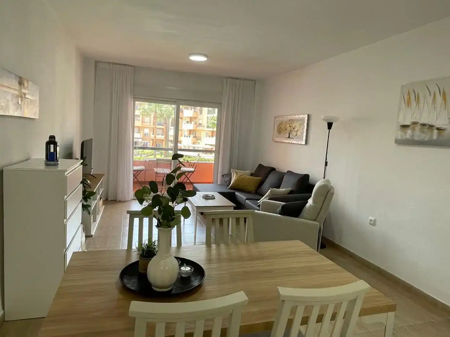 Sala d'estar de Pis de lloguer en Roquetas de Mar ciudad