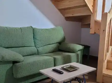 Sala d'estar de Pis en venda en Puente Viesgo amb Parquet, Traster i Moblat