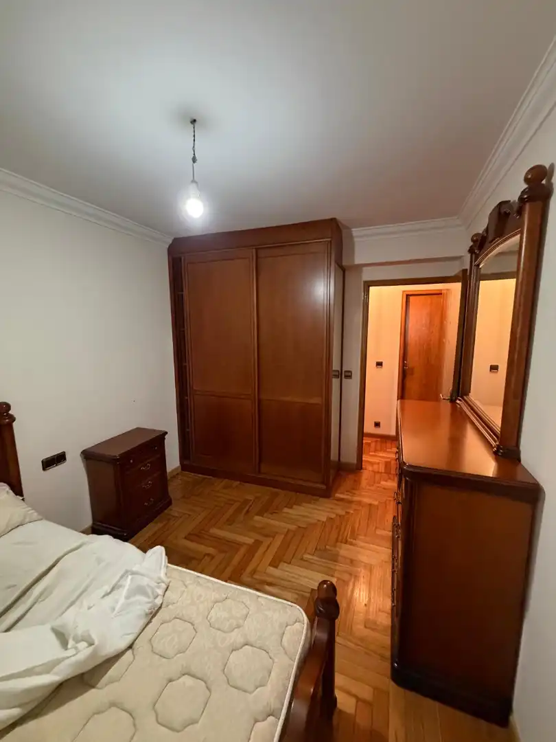 Habitación de Piso en venta en Vigo  con Trastero y Balcón