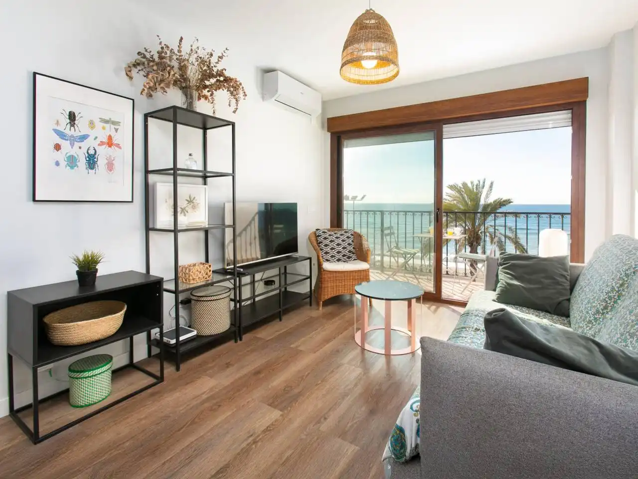 Living room of Flat for rent in Rincón de la Victoria  with Air Conditioner, Terrace and Furnished