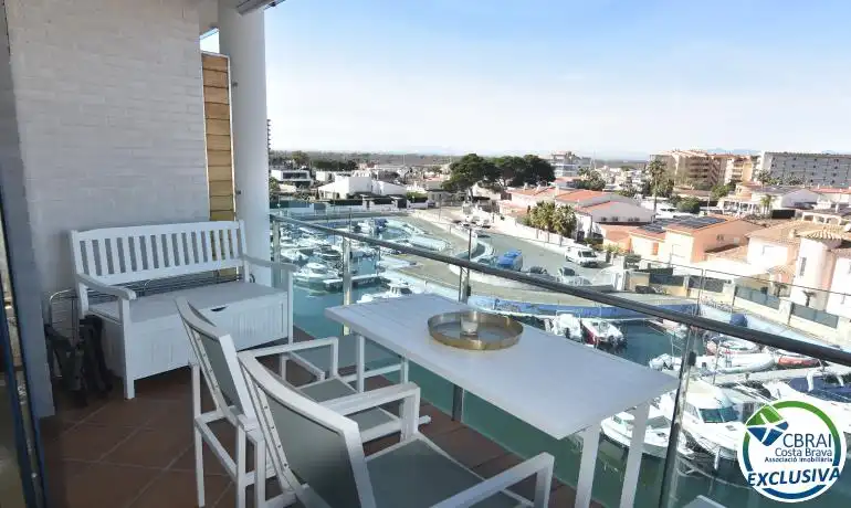 Appartement compact avec piscine à vendre à Carrer Cap de la Gola