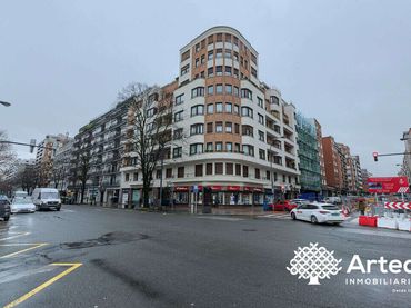 Office space with lift for sale in Indautxu