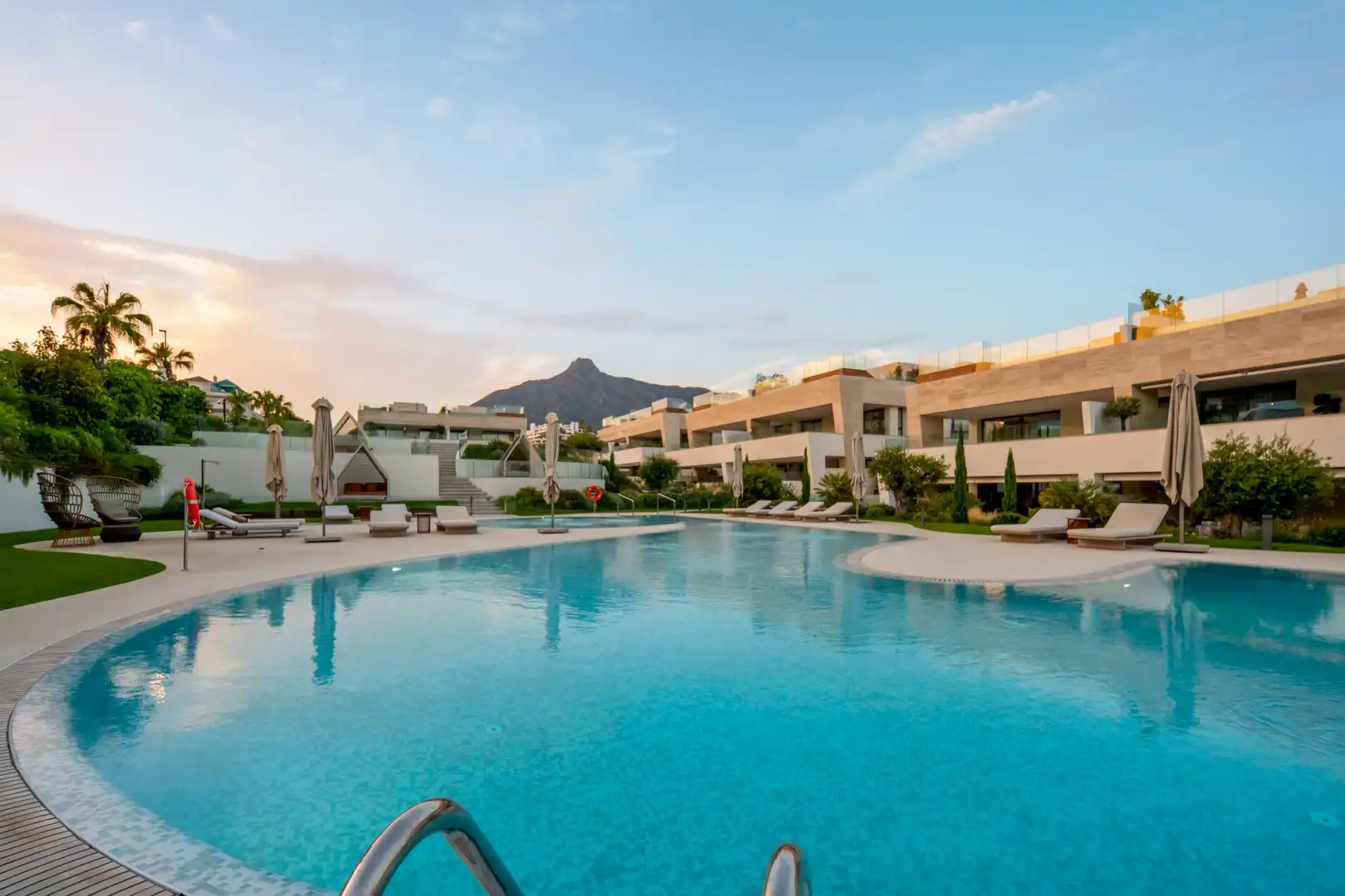 Piscina de Planta baixa en venda en Marbella amb Aire condicionat, Calefacció i Terrassa