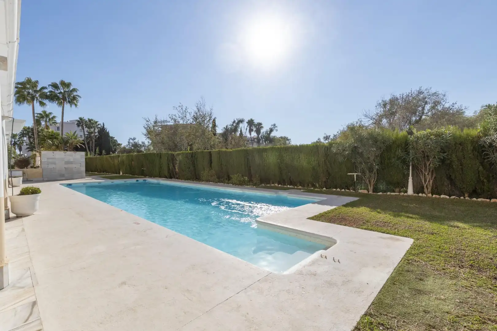 Piscina de Pis en venda en Motril amb Terrassa, Moblat i Balcó