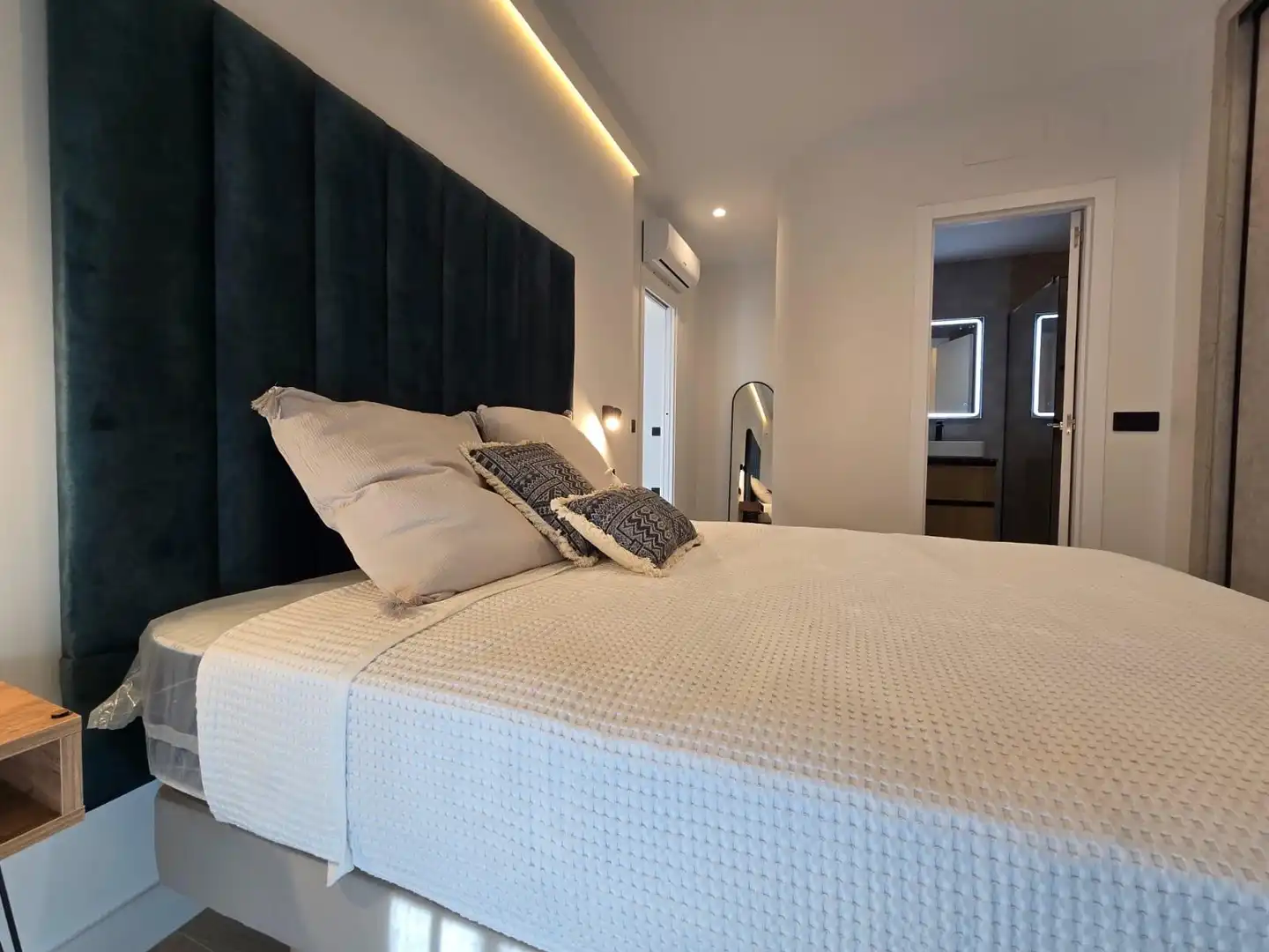 Schlafzimmer von Maisonette zur Miete in Sanlúcar la Mayor mit Klimaanlage, Terrasse und Möbliert