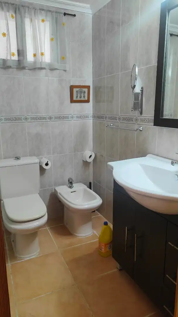 Badezimmer von Wohnung zum Verkauf in Ceuta mit Möbliert