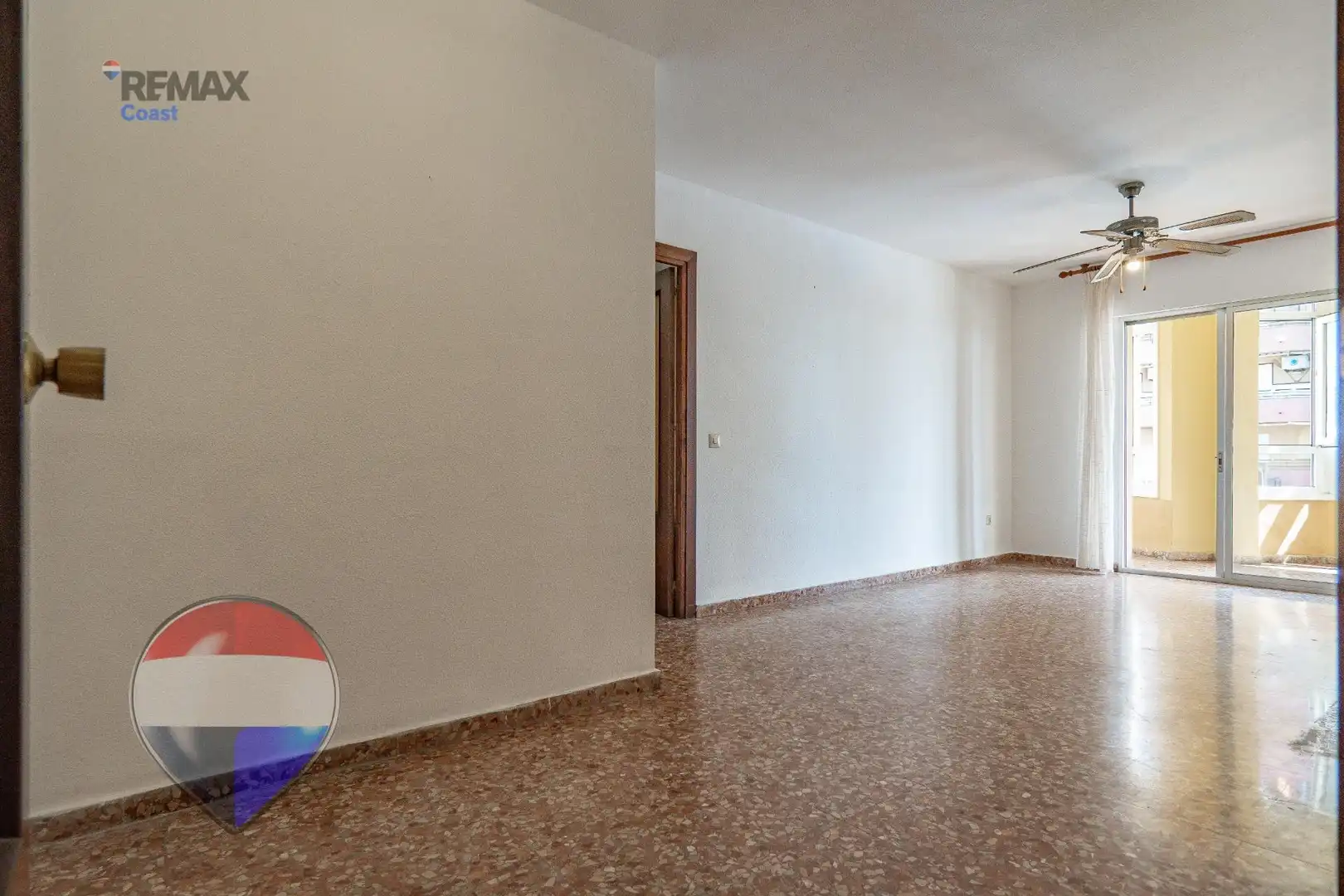 Wohnung zum Verkauf in Rincón de la Victoria mit Privatgarten, Terrasse und Gemeinschaftspool