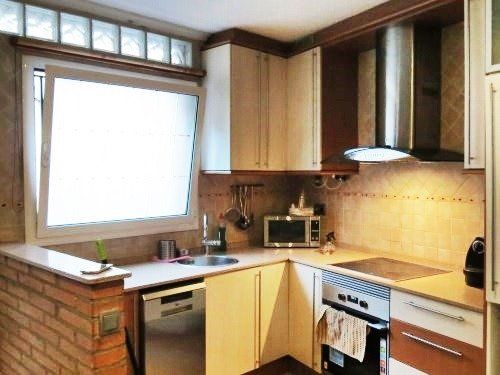 Cuina de Pis en venda en Montcada i Reixac amb Calefacció