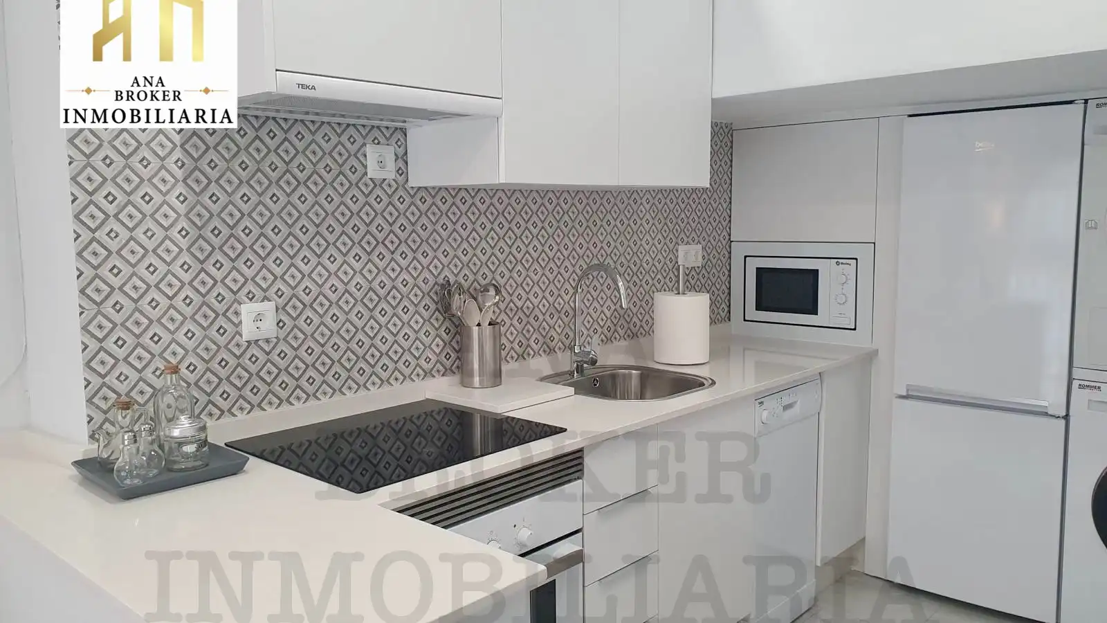Cuina de Apartament en venda en Ronda amb Moblat