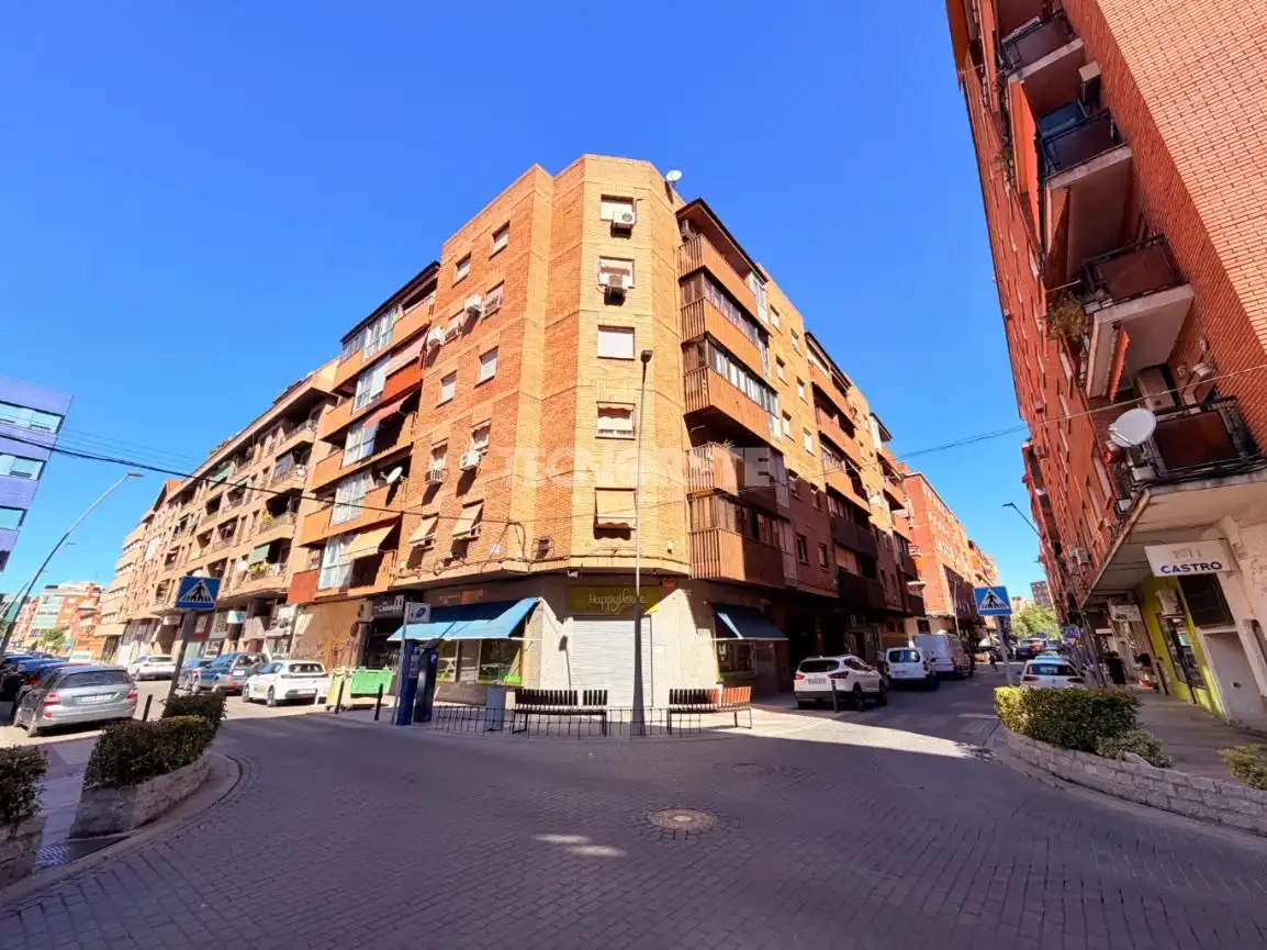 Vista exterior de Piso en venta en Talavera de la Reina con Calefacción y Terraza