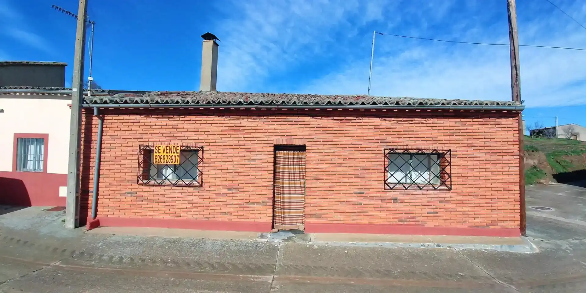 Vista exterior de Casa o chalet en venta en Castronuevo con Trastero, Amueblado y Horno