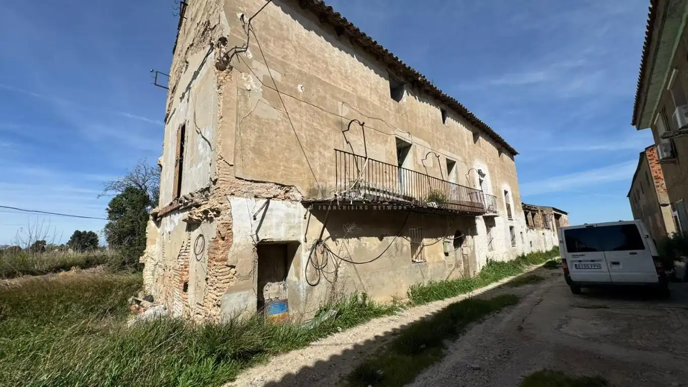 Exterior view of Country homes for sale in Zaragoza