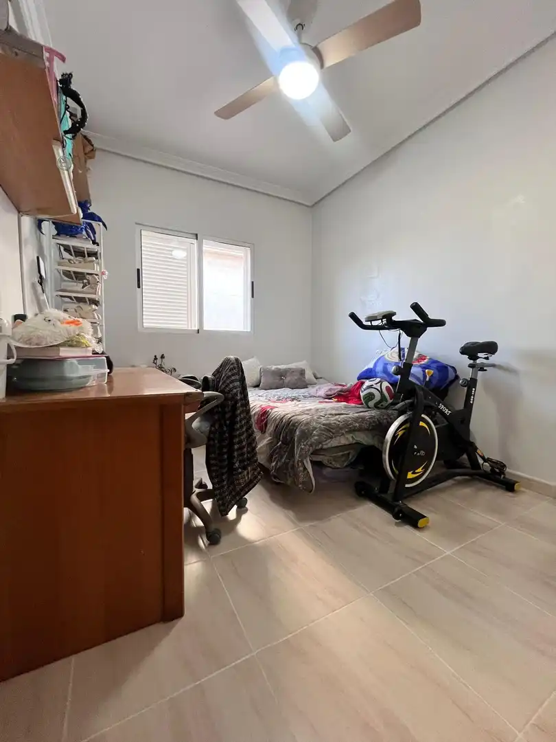 Schlafzimmer von Erdgeschoss zum Verkauf in Águilas mit Klimaanlage, Heizung und Privatgarten