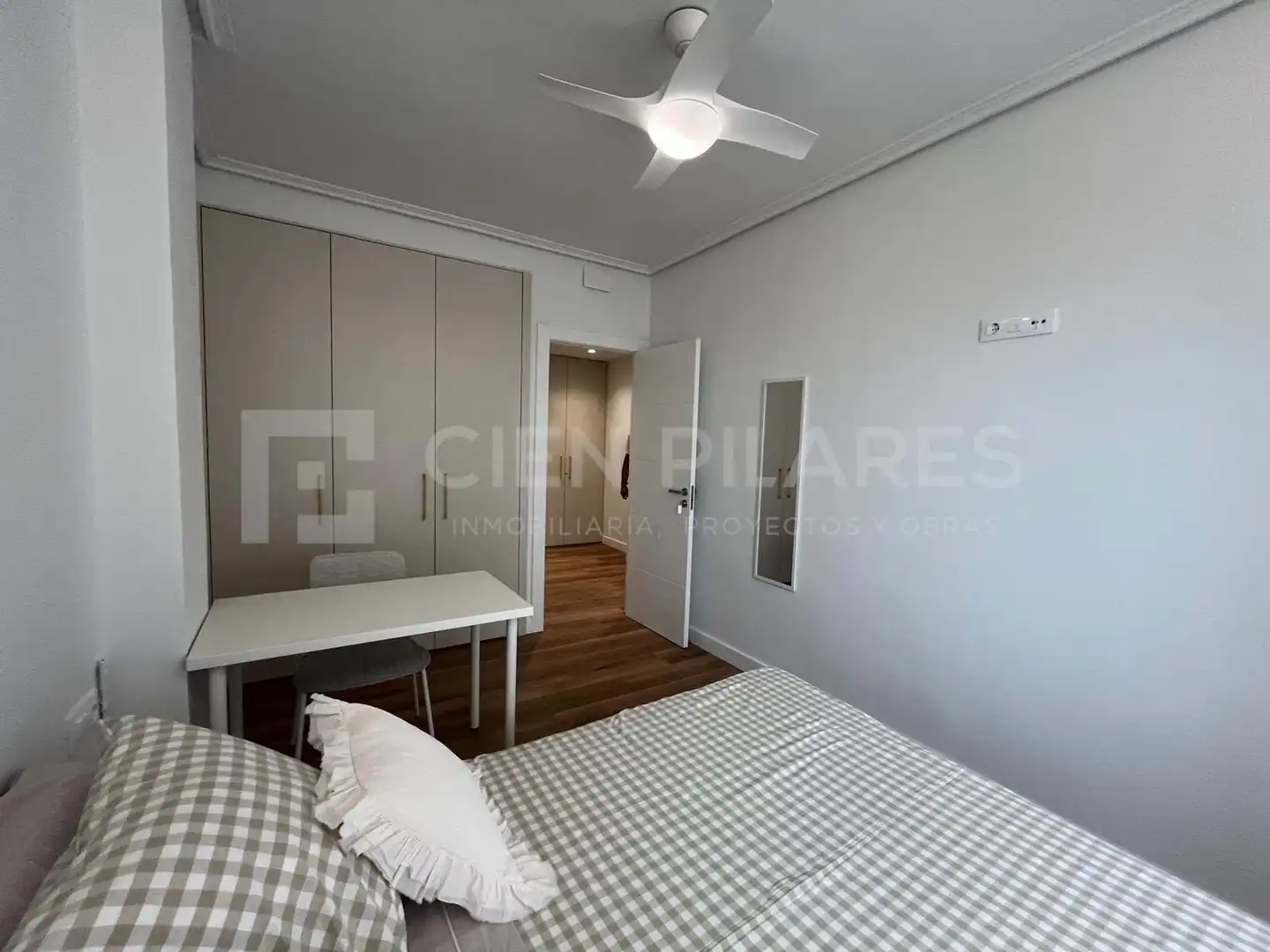 Room in C/ SAN ANTON, Gran Via