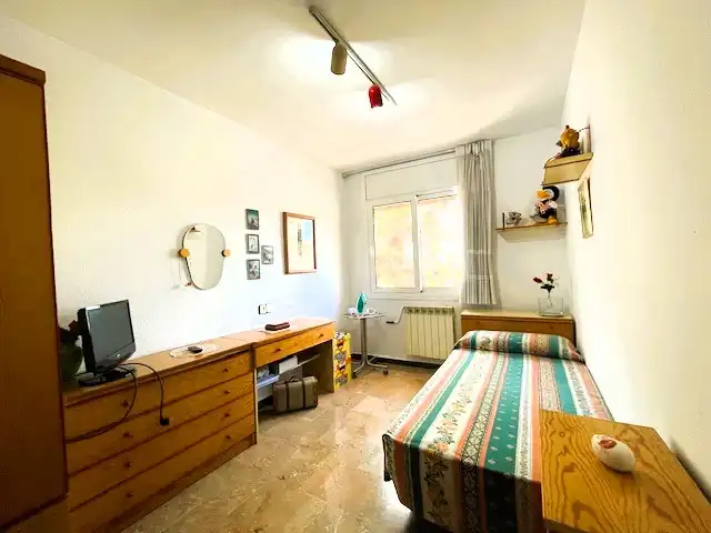 Schlafzimmer von Einfamilien-Reihenhaus zum Verkauf in Badalona mit Heizung, Terrasse und Balkon