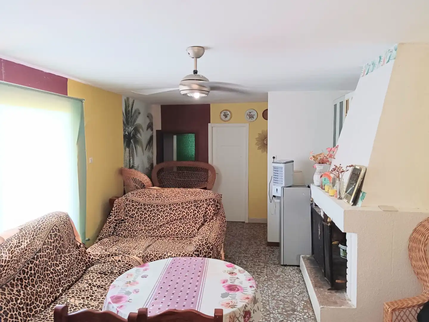 Sala d'estar de Casa o xalet en venda en Illana amb Jardí privat, Terrassa i Piscina