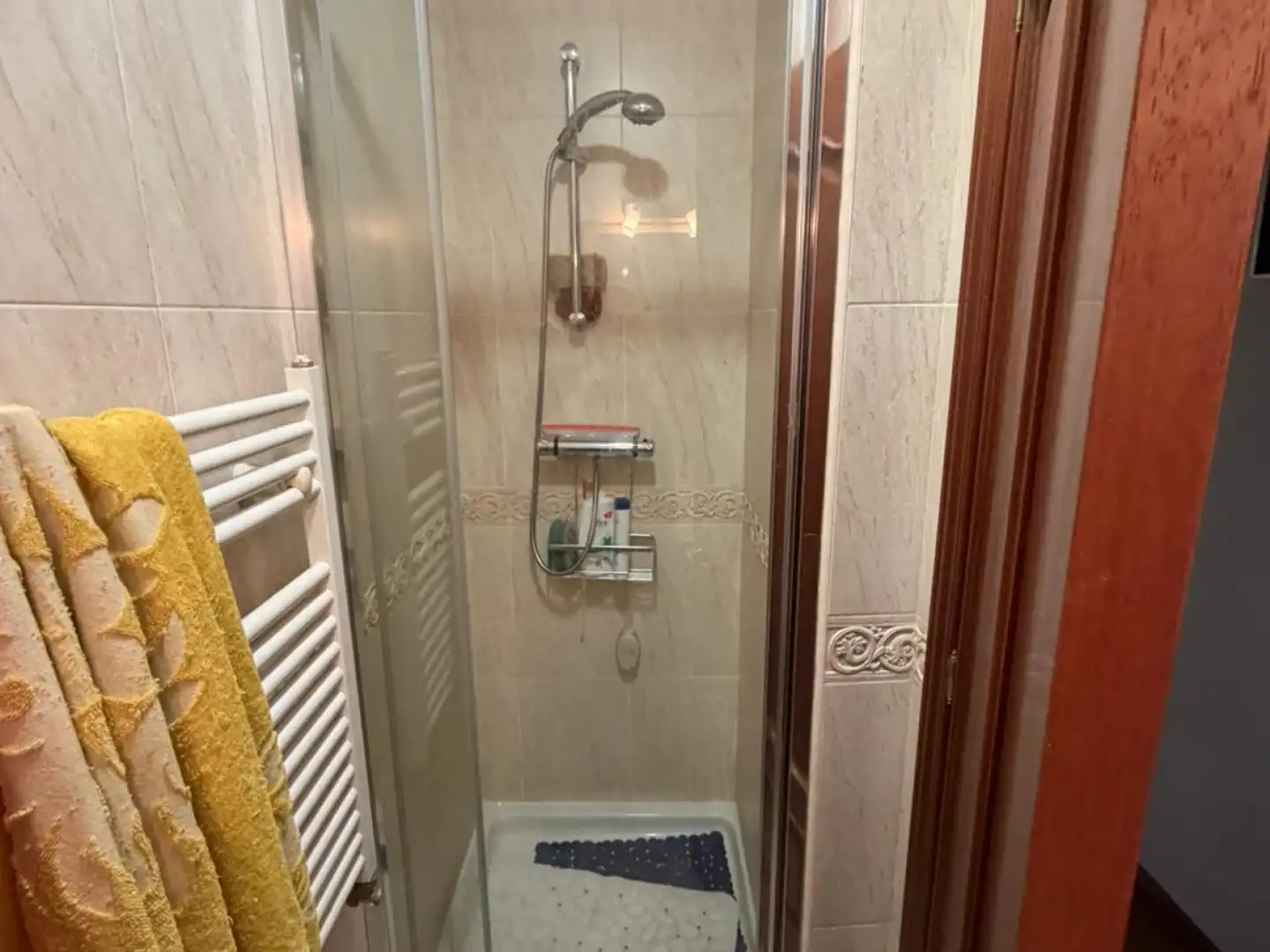 Badezimmer von Wohnung zur Miete in Madrid mit Klimaanlage, Heizung und Terrasse