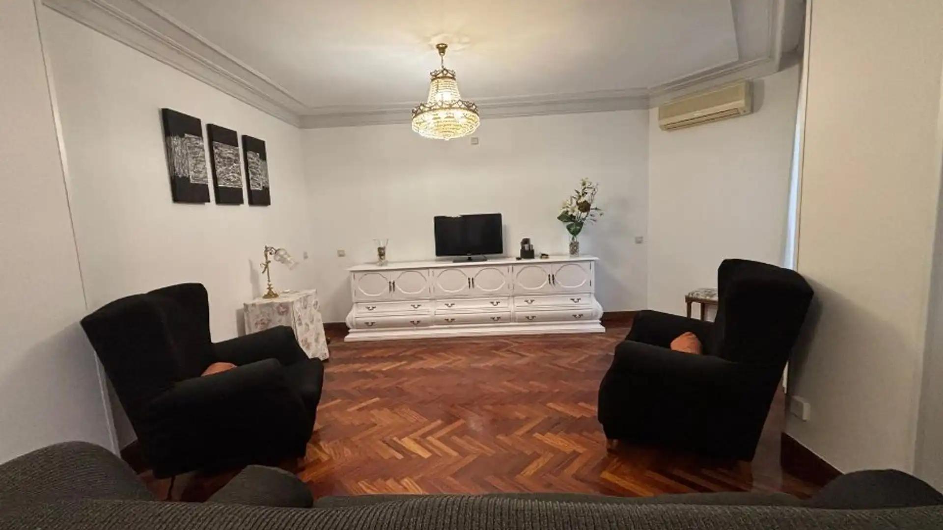 Sala de estar de Piso de alquiler en  Pamplona / Iruña con Calefacción, Parquet y Terraza