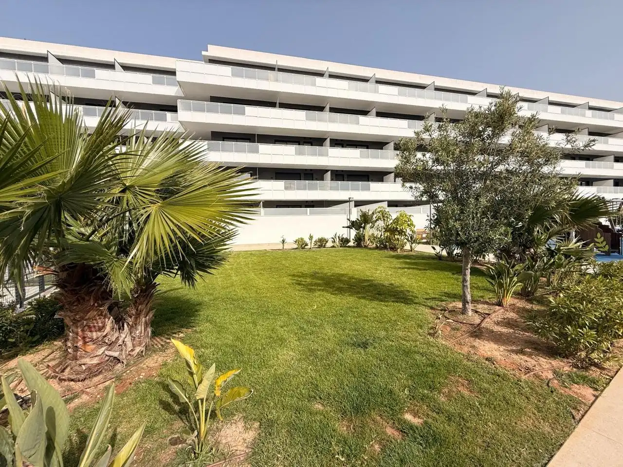 Vista exterior de Planta baixa de lloguer en Eivissa amb Aire condicionat, Terrassa i Moblat