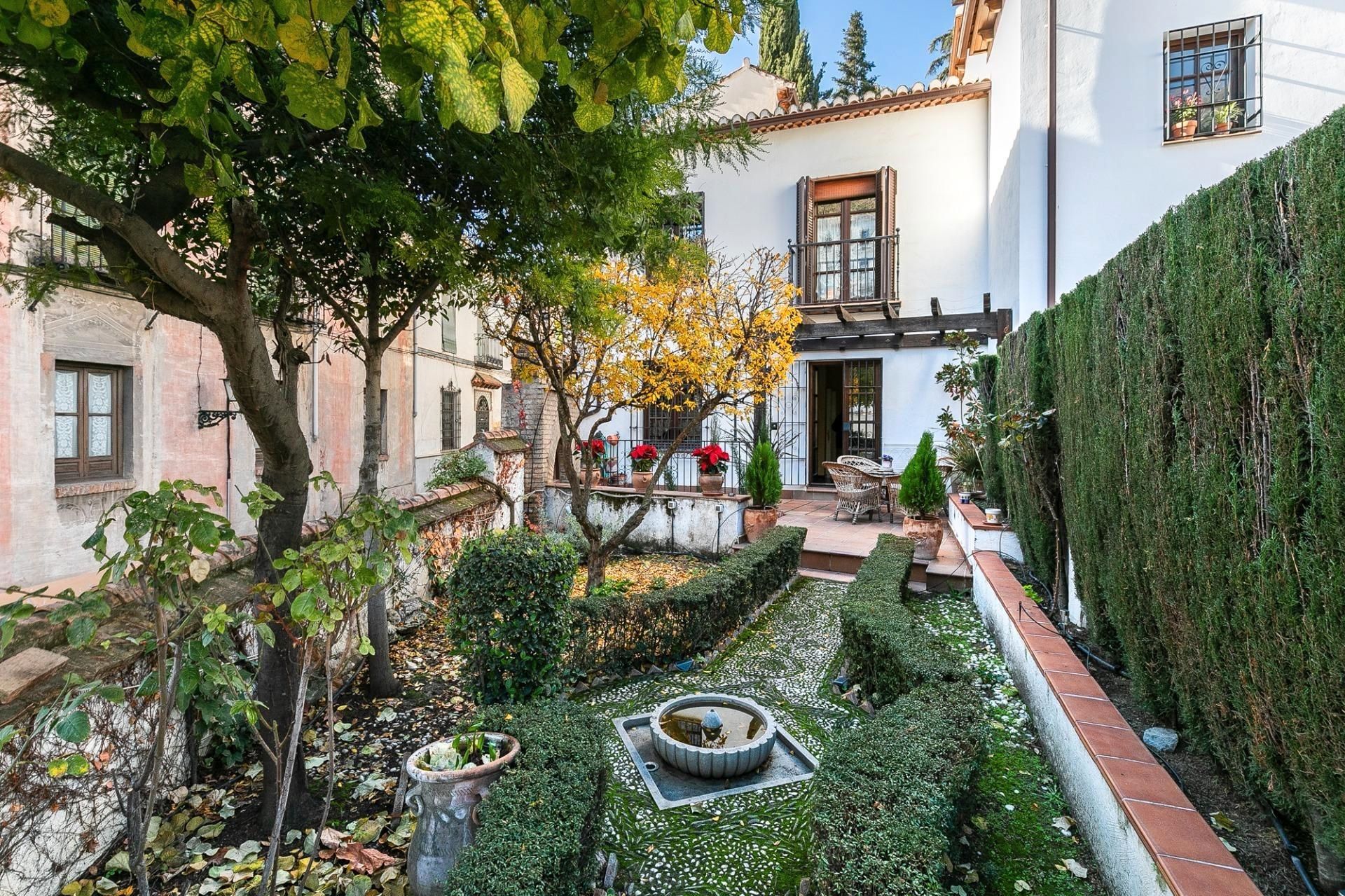 Jardí de Casa o xalet en venda en  Granada Capital amb Aire condicionat, Calefacció i Jardí privat