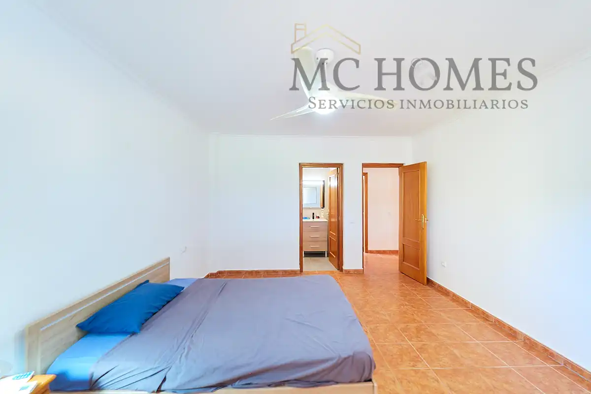 Schlafzimmer von Haus oder Chalet zum Verkauf in Chella mit Klimaanlage, Heizung und Privatgarten